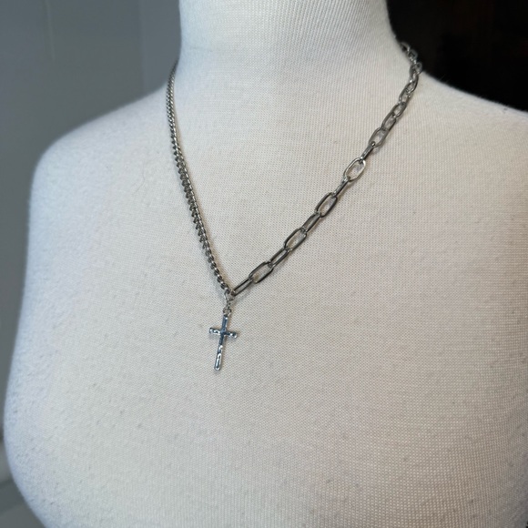 Minimalist Silver split chain Necklace with Cross Pendant - Picture 1 of 3